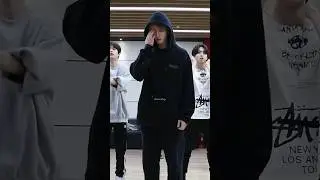 Lee Know's reaction as a dance teacher 😌😄 #straykids #leeknowstraykids #leeknow