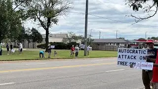 Protest held outside Wichita ABC affiliate after Jimmy Kimmel&rsquo;s late-night show pulled off air