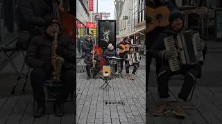 Street music in k&ouml;ln... #germany  #k&ouml;ln #streetmusic