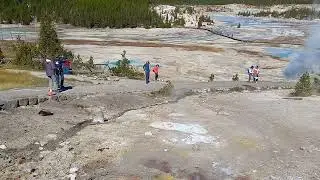 Back Basin & Porcelain Basin &ndash; Yellowstone geotermikus vid&eacute;ke | Yellowstone&rsquo;s Back & Porcelain Basin