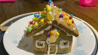 How to make a trolls gingerbread house, ￼￼￼￼
