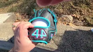 44 Pro Pitchers glove with Gator skin and duel hinge web unboxing.