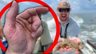 DON'T GRAB A CRAB LIKE THIS - Shrimping and Crabbing Outer Banks ( OBX )