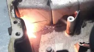 Pulsed laser cleaning machine for cleaning aluminum gearboxes