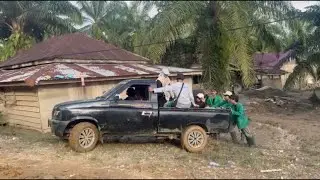 Kegiatan Relawan data warga pasca banjir di Aceh
