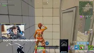 Get off me, you&rsquo;re on me get off me (ninja Fortnite)
