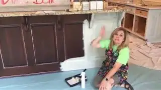 Day 2 of 4 Painting Kitchens Made Easy Peasy - DIY Kitchen Cabinets - Painted Kitchen Cabinets