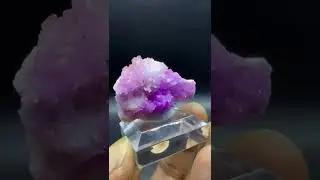 Red Aragonite Size: 3.5cm Origin: lanping Nujiang, Yunnan, China. Available
