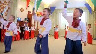 ТАНЕЦЬ КОЗАКІВ З МЕЧАМИ - хореограф Ірина ГРИЩЕНКО (група 