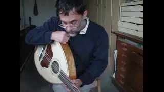 pr&eacute;sentation petit  mandole Kabyle &agrave; cordes nylon