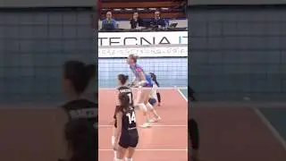 Lina Alsmeier's ball through the eye of a needle 🏐 (Novara - THY) #voleybol #volleyball #shorts