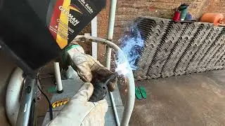 Solda em chapa fina, soldando cadeira com Mig sem gás TORK 160