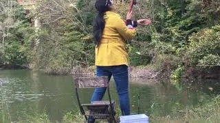 20251010【美女学钓鱼】483#：钓友特别想钓大鲤鱼，今天选择在Belews Lake 挑战大鱼，结果钓友钓获了一条大猫鱼，虽然没钓到鲤鱼，也体会了一把钓大鱼的感觉