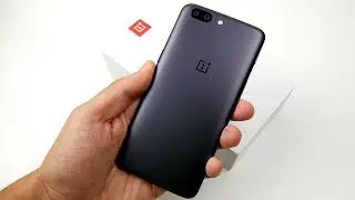 OnePlus 5 Unboxing & First Impressions! (4K)