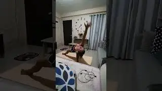 Flexing alone #diyYOGA