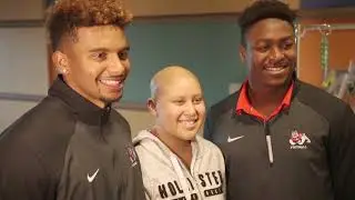 Bulldog football visits Valley Children&rsquo;s Hospital
