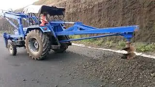 Pole erection machine on sonalika #postholedigger #crane #tractor