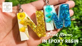 DIY Epoxy Resin Letter Keychains With Dried Flowers #doityourself #creativeideas #epoxyresin