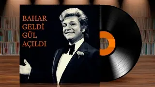 Zeki Müren - Mavi Gözlü Sarışın Kız (Orijinal Plak Kayıt) 45lik