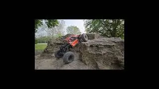 capra with droop setup. no springs with thick oil #rc #fun #rccrawler #custom