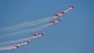 Swiss Air Force full performance over gorgeous alpine lake with PC-7s [4K]