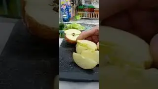 apple cutting sounds 🍎 #crispy #apple #cuttingfruit #cutting #satisfying #asmr #shorts