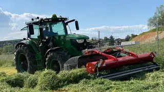 John Deere 6R155 mit SIP Bandschwader
