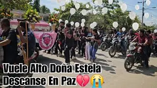 Todos Llevaron Sus Globos Para Lanzarlos Hacia Arriba En Memoria De Doña Estela😱🕊