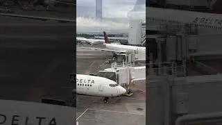 My first time seeing the Alaska 787