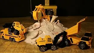 Digger Beach Build (Toy Diggers in Action 2!)