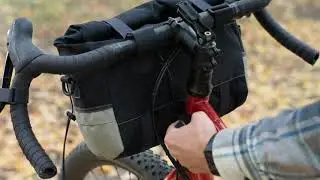 Установка нарульной туристической сумки | MaseyBikepack
