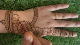 Easy Bridal Mehndi design ❤️🌿🥰||back hand Mehndi design ||🌿✨