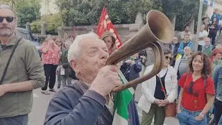 Primo maggio a Trieste, lo squillo di tromba d&agrave; l'inizio al corteo