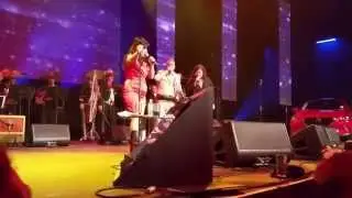 When the War is Over - Jimmy Barnes, Elly-May, EJ & Jackie Barnes with Victor Valdes' Mariachi Band