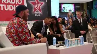Will Smith is Welcomed to Dubai by Emirati Dancers