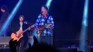 John Fogerty &ndash; Rickenbacker 325 story & Who'll Stop The Rain @ Harrah's Casino (January 21, 2022)