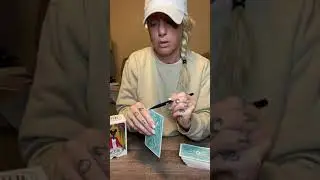 How to edge a tarot/oracle deck: BEGINNERS 🔮✨