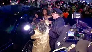 Рэпер Джои Бэдасс подрался с оператором, покидая модный показ Yeezy Канье Уэста в Нью-Йорке.