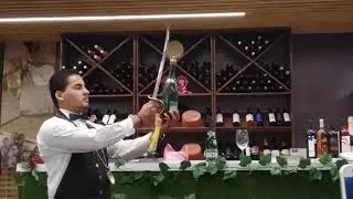 T&eacute;cnica de deg&uuml;elle de vino espumoso con sable