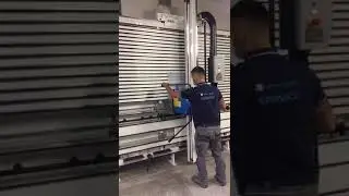 Vertical panel saw thin panel cutting by triple pvc strips
