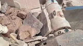 Big Rock crushing machine A Giant in Action #crushingmachine #hardworkworks #powarfull machine 