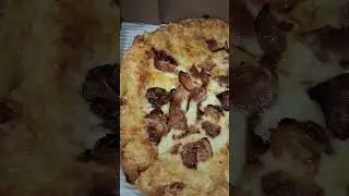 Bacon Pizza:  General impressions |  Louis Pizza in Vanier