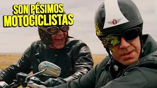 CUATRO AMIGOS SE CANSAN DE SU ABURRIDA VIDA E INTENTAN SER MOTOCICLISTAS, PERO TODO FALLA | Resumen