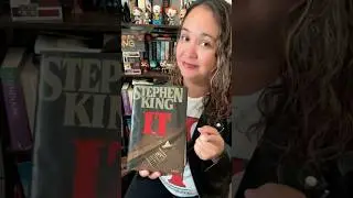Mostrando distintas ediciones del libro de IT, de Stephen King