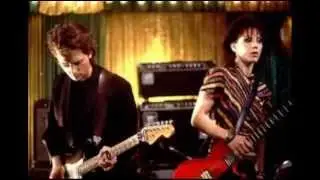 Joan Jett - Rabbit's Got The Gun