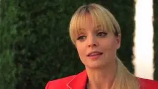 Behind the Scenes with Mena Suvari