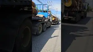 2 Trailer trucks with large pipe loads #dumptruk #mobiltruk #truktrailer #truckdriver #trukhino