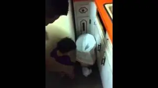 Issamar botando su papmer sucio ma le bale