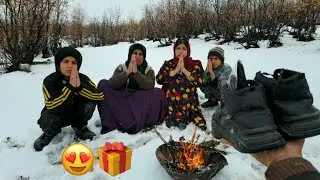 In this snowy weather, I brought shoes and socks for a homeless mother and her children.