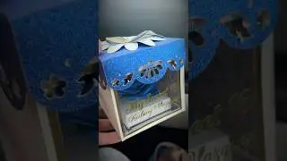 Explosion box invitations open to reveal a beautiful gift for your guests. #quincea&ntilde;era #invitation